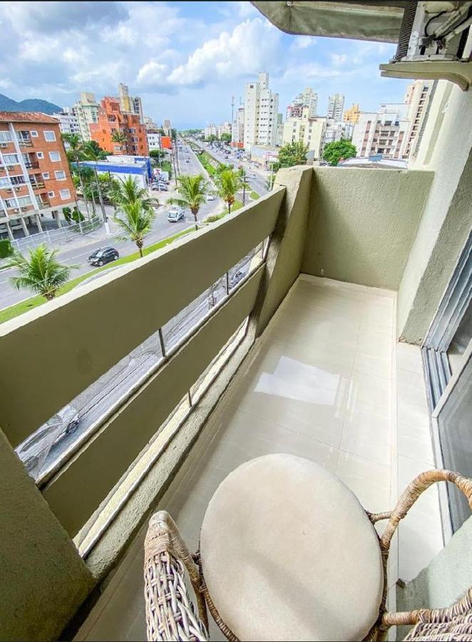 Excelente Apartamento Bem Localizado A 450 Metros Da Praia Гуаружа Экстерьер фото